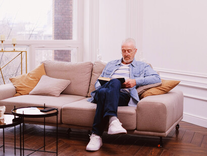 Leggere un libro. Concentrazione e lettura: scopri come la lettura può aiutarti a migliorare la tua capacità di focalizzazione