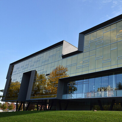 Derzeit ist sie Mitglied des Forschungsteams am Perimeter Institute for Theoretical Physics in Waterloo, Kanada. Sie widmet sich der Erforschung von Quanten- und Stringfeldern