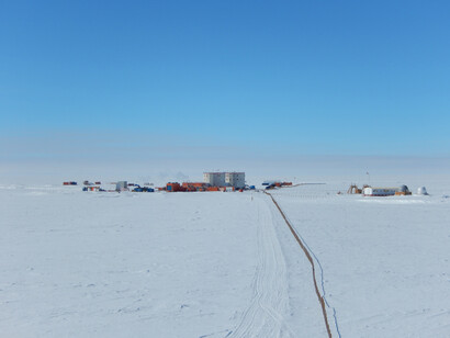 Base Concordia vista dalla torre americana – Luciano Milano © PNRA/IPEV