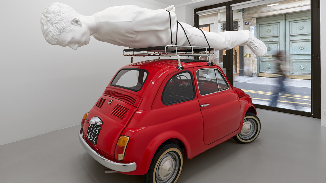 Elmgreen & Dragset, Les fous d’en face, exhibition view. Courtesy of Galerie Max Hetzler