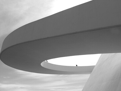Concha do Planalto de Brasília, capital do Brasil, desenhanda por Oscar Niemeyer e a representação do Estado na elaboração das leis