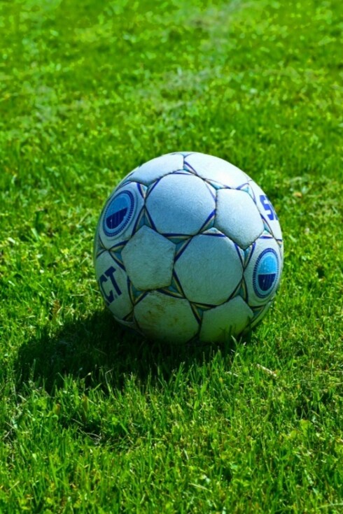 La parola chiave insomma è rivoluzione. Detto addio ad un ormai malinconico 4-3-3 Spallettiano, il Napoli riparte dallo stile di gioco dinamico del nuovo allenatore e dalla sua grinta. Conte ha una predilezione per i moduli che equilibrano difesa e attacco come il 3-4-3 o il 3-5-2