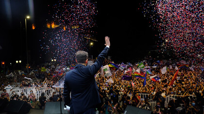 Präsident Gabriel Boric hält seine Siegesrede bei den chilenischen Präsidentschaftswahlen im Jahr 2021