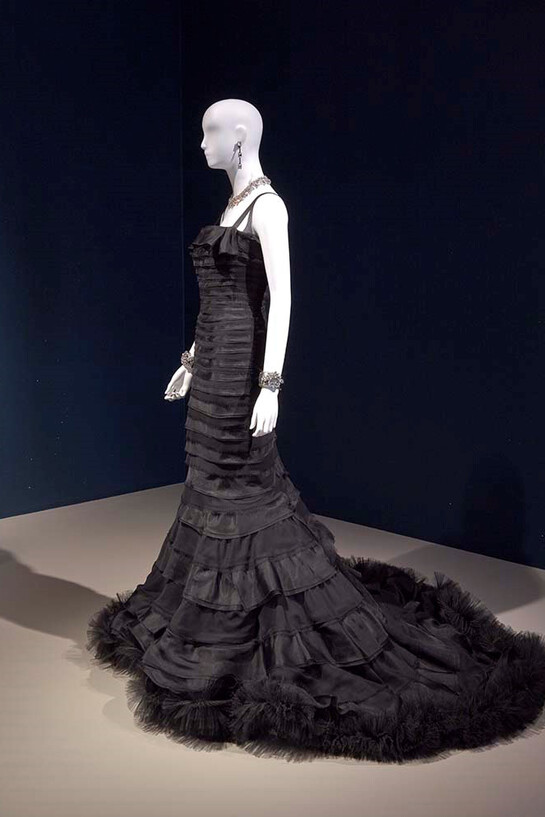 The Glamour and Romance of Oscar de la Renta. Courtesy of The Museum of Fine Arts