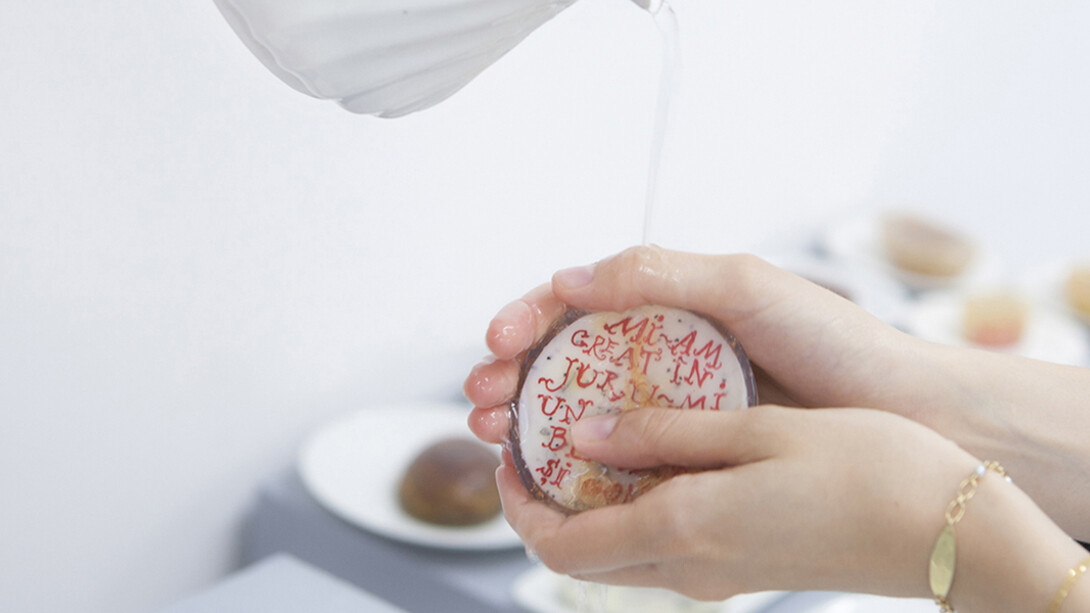 Blood, Stop, Space, Gold. Courtesy of Galería José de la Fuente