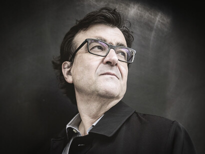 Javier Cercas, écrivain espagnol. L’auteur pose au Président le plus notable de l’Europe une question qui, aujourd’hui, exprime la préoccupation la plus importante sur l’avenir de notre continent © Patrick Fouque/Paris Match