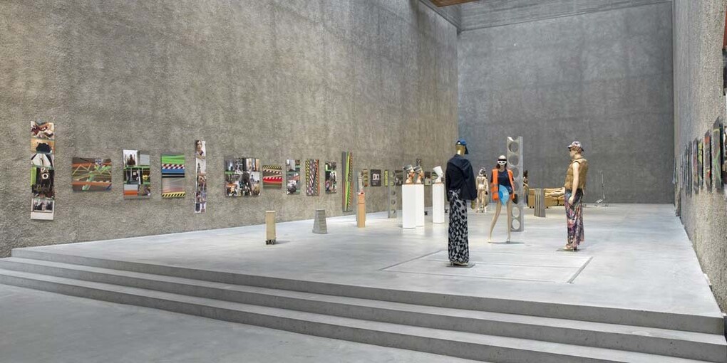 Isa Genzken. Courtesy of König Galerie