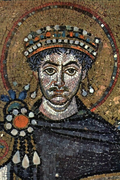 San Vitale da Ravenna, Giustiniano I, particolare da "L'imperatore Giustiniano e la sua corte", mosaico, 547 circa