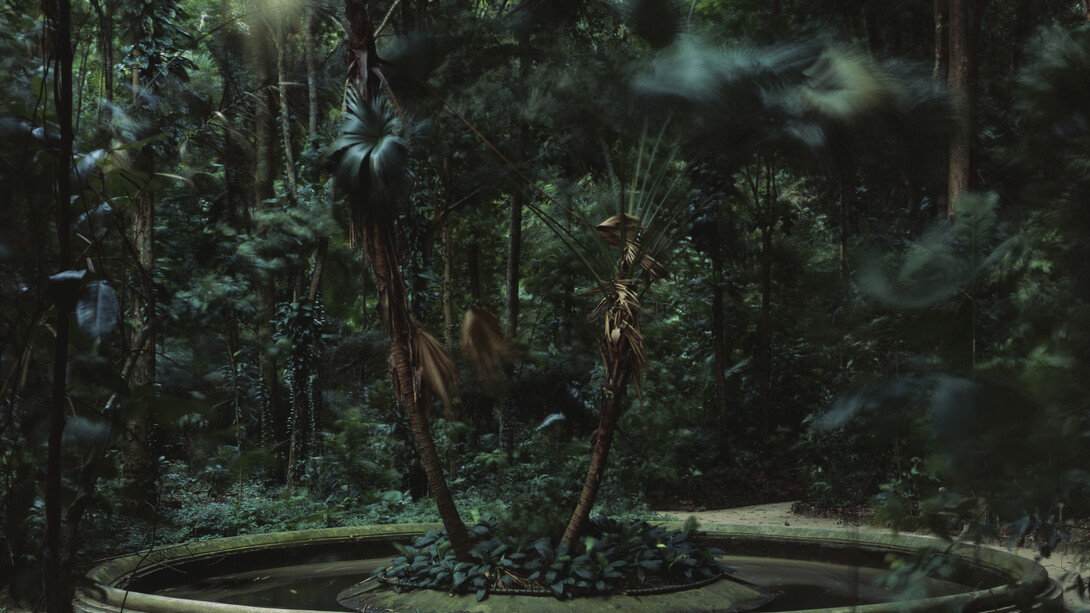 Caio Reisewitz, hausverlassung, 2015, C-print sous Diasec, 180 x 227 cm, Edition : 5 + 2EA, Courtesy Bendana I Pinel Art Contemporain & artiste