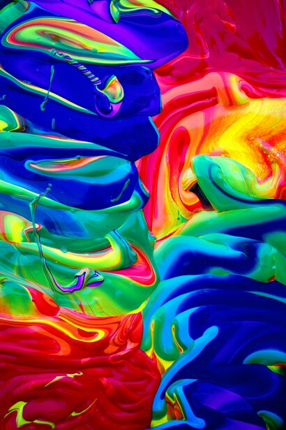Un insieme confuso di colori. Noi esseri umani, e probabilmente anche alcuni animali, sin da piccoli ci affezioniamo alle cose e ai loro colori, anche inconsapevolmente, che poi, in condizioni normali, rimangono nella mente fino alla nostra morte o nella lucidità dei nostri pensieri e quindi indelebilmente nella nostra memoria, come un imprinting