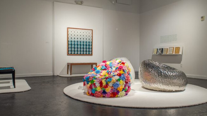 Annie Evelyn, Exhibition view. Courtesy of Houston Center for Contemporary Craft 