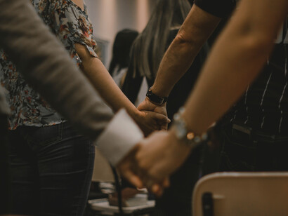 La fe une esa división en coherencia a través de la voluntad experimentada