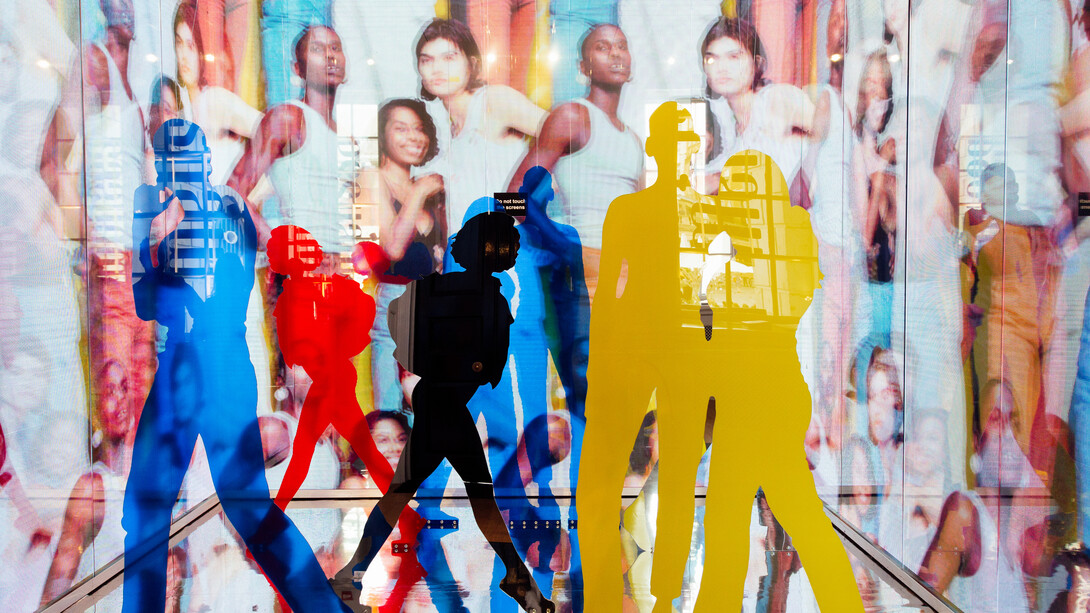 All ways equal. Courtesy of Galeria Melissa