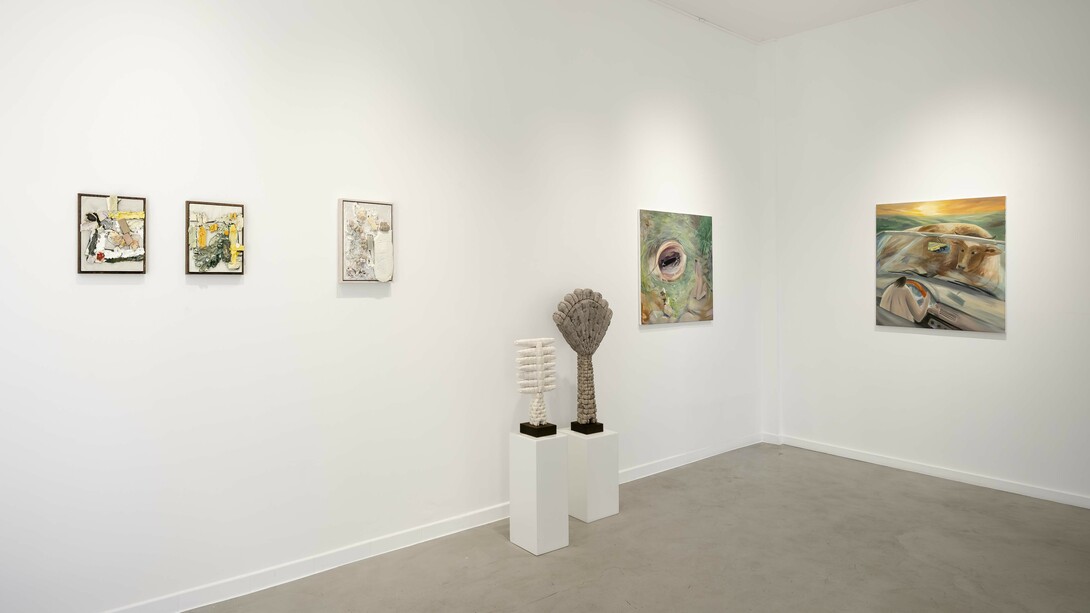 Various artists, Hallelujah! God is a woman, vol. 2, exhibition view. Courtesy of © Valerius Gallery. Photo by Jan Hanrion