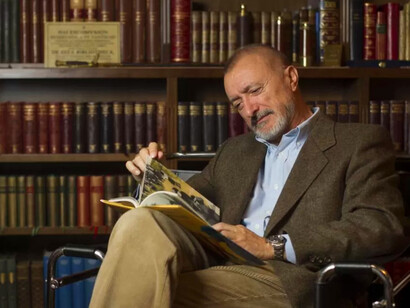 La crítica frontal de Pérez-Reverte a las editoriales que publican por conveniencia comercial revela una crisis profunda del sistema cultural