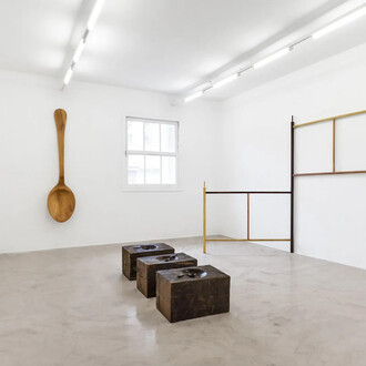 José Bento, Mão amiga [Helping hand], exhibition view. Courtesy of A Gentil Carioca