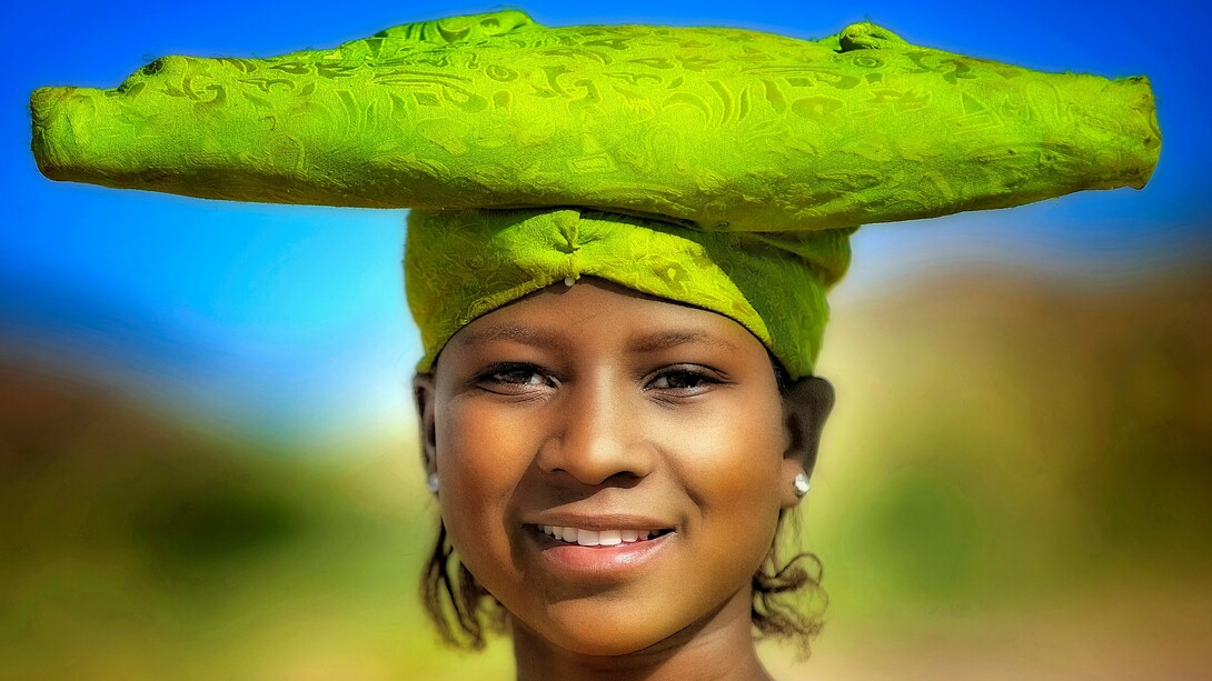 Namibia – Una ragazza di etnia Herero, foto Sergio Pessolano