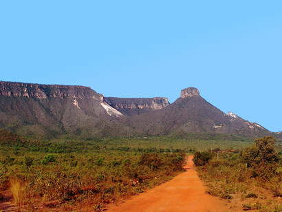 Conheça os detalhes de uma viagem para o Jalapão, desde a necessidade de um carro 4x4 até a importância de estar preparado para estradas de terra