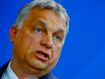 Cuando Calígula está al frente del Imperio, en «provincias» se reproduce la figura: Viktor Orban
