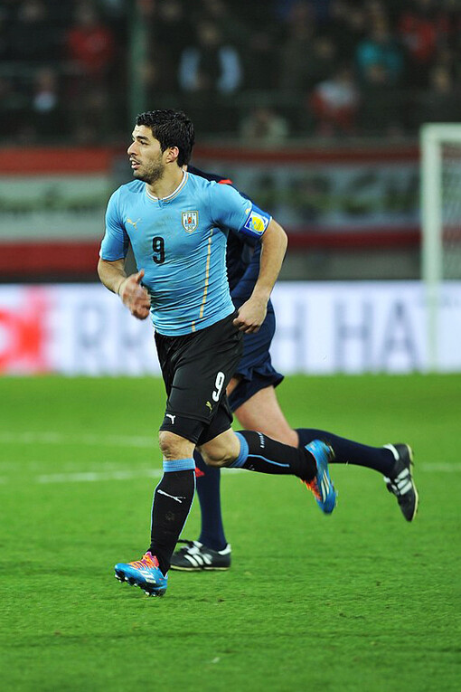 Suárez fue un ídolo no solo por su habilidad, sino por su liderazgo y determinación, ganándose el cariño de los fanáticos