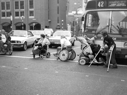 Una foto histórica de Tony Baldwinson en el Estados Unidos de principios de los años 90
