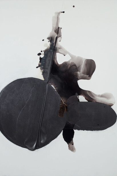 Takesada Matsutani 
Dance 14-2 
2014
Vinyl adhesive, graphite pencil, acrylic on canvas 
162 x 130 cm / 63 3/4 x 51 1/8 in
© Takesada Matsutani
Courtesy the artist and Hauser & Wirth
Photo: Marc Domage
