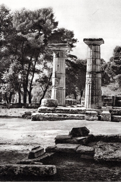 Olympia, altare e angolo NE del Tempio di Hera