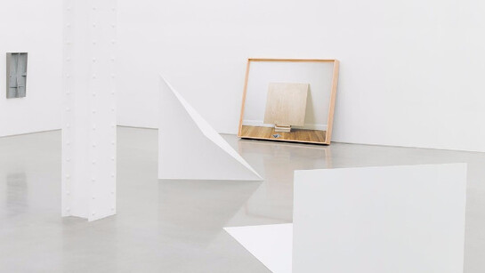 Fond Illusions, Exhibition view. Courtesy of Perrotin