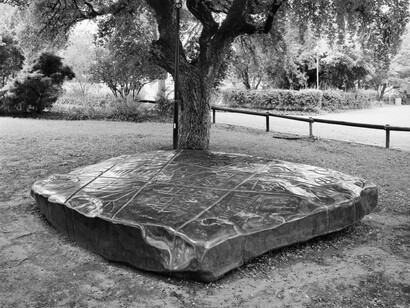 David Goldblatt, The Thinking Stone, sculpted by Willem Boshoff, University of the Free State, Bloemfontein, February 2014. Silver gelatin photograph on fiber-based paper. Image: 86 x 110 cm. Frame: 94 x 118 cm. Courtesy the artist and Marian Goodman Gallery Paris