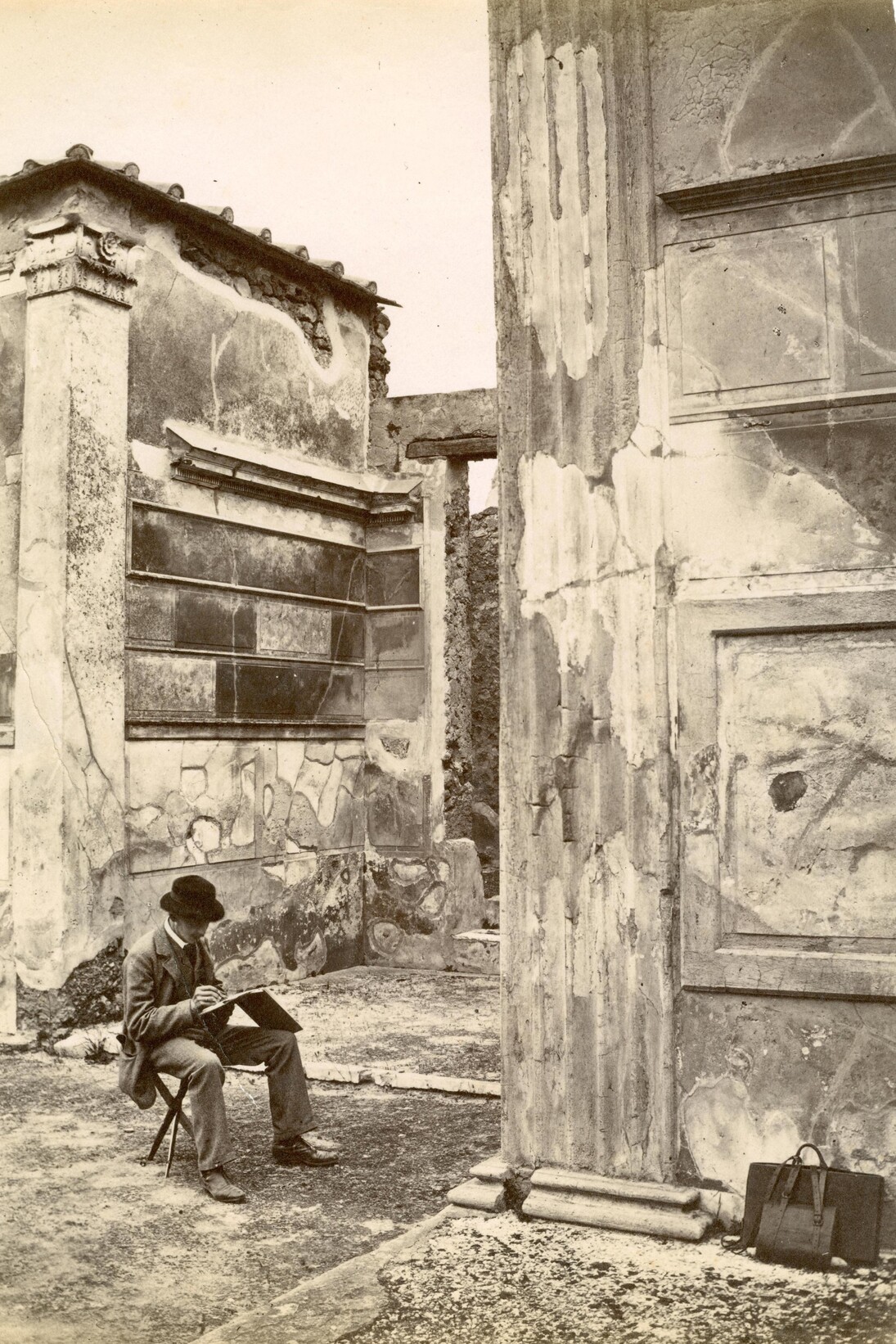 Lawrence Alma, Tadema nella Casa di Sallustio,
1862-1863,
Albumina, 19 x 25,5 cm,
Collezione privata
