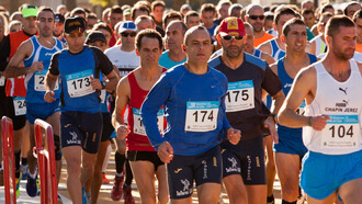 Participantes en una carrera popular