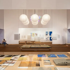 Divers artistes, Graphisme japonais d’aujourd’hui, vue de l'exposition. Avec l'aimable autorisation du Museum für Gestaltung