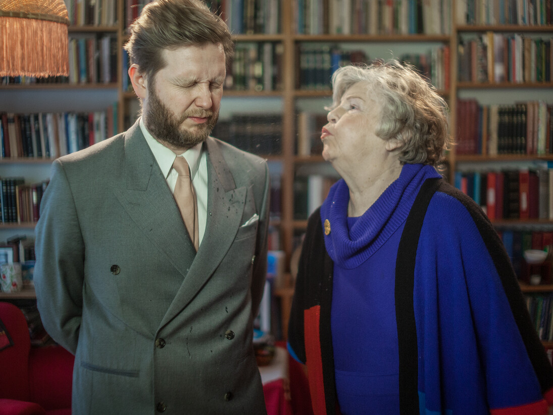 Ragnar Kjartansson, Me and My Mother, 2015. Courtesy of the artist & Luhring Augustine Gallery (New York); I8 Gallery (Reykjavik)