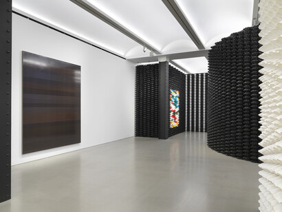 Gregor Hildebrandt
Installation view of Gregor Hildebrant: In meiner Wohnung
gibt es viele Zimmer
Photo by Dario Lasagni. Courtesy of the artist and Perrotin.