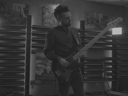 Conoscendo Antonio Lusi: dal bassista solista al compositore dalle numerose collaborazioni