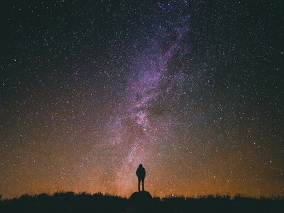 La sublime bóveda celeste siempre ha conmovido el corazón de los hombres y despertado su curiosidad