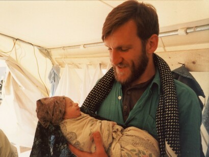José Antonio Bastón en el hospital de emergencia para refugiados kurdos de Irak durante la primera Guerra del Golfo (1991)