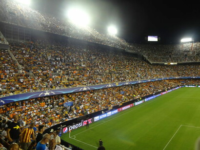 O interior irregular do estádio Mestalla, em Valência