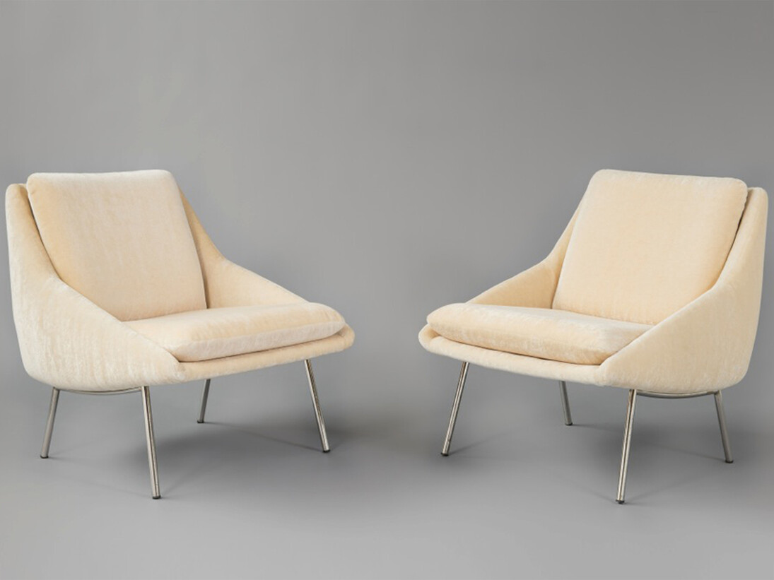 Pair of 800 armchairs - Steiner. Designed for Steiner - Circa 1958, H. 76 x L. 71 x W. 84 cm, Courtesy Galerie Pascal Cuisinier