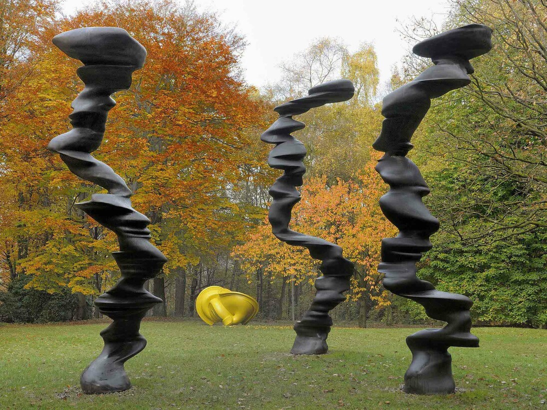 Tony Cragg, Points of View, 2007, 550x150x150, bronze. Courtesy the artist. Photo Charles Duprat
