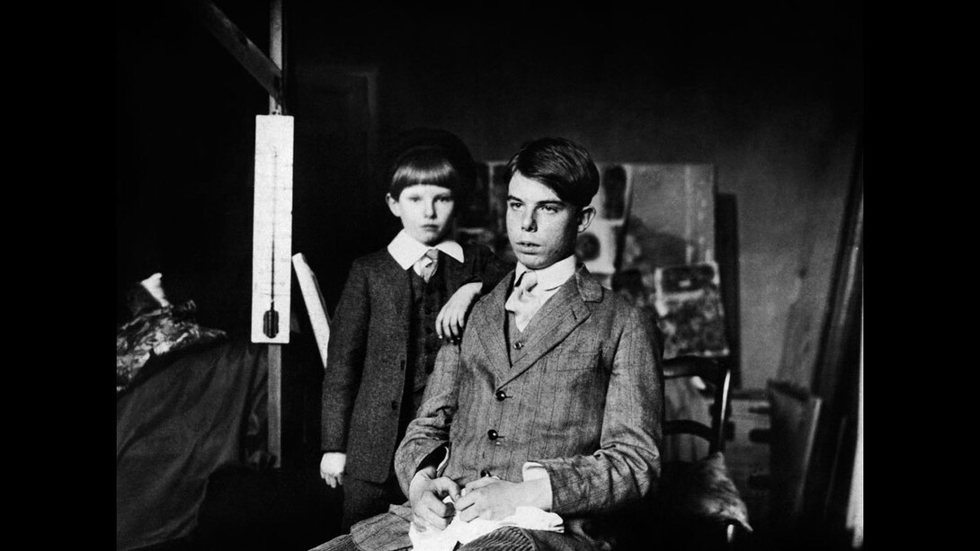 Anonyme
Jean Renoir dans l’atelier de son père
© UCLA Library Special Collections