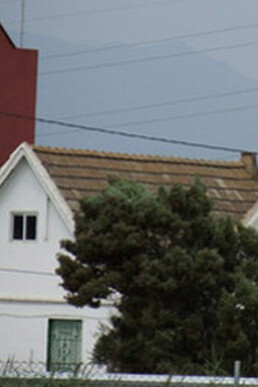 En el fondo, las desigualdades sociales en la Valencia del siglo XIX hacen que los habitantes de la Vega acumulen rabia y furia por generaciones. Barracas del Pechinar, Valencia. España