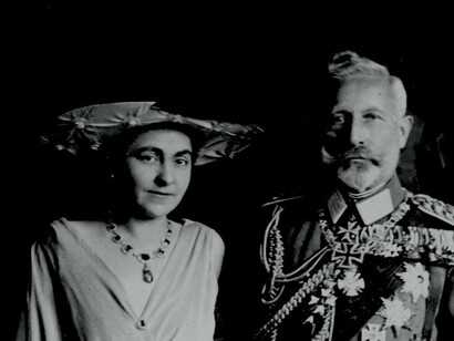 Wilhelm II. und Hermine (die zweite Ehefrau des ehemaligen deutschen Kaisers und preußischen Königs Wilhelm II.) im Haus Doorn 