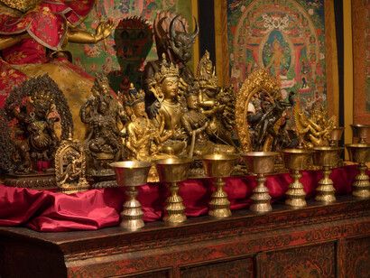 Rubin Museum tibetan buddhist shrine room, exhibition view. Courtesy of Brooklyn Museum