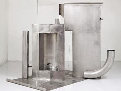 The Eye Knows (2013), Stainless steel and clear perspex, 211 x 221 x 221 cm, 
Courtesy of Annely Juda/Barford Sculptures
