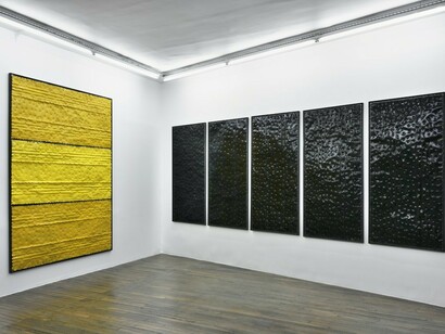 Extrait (tôle,choc) Contre-Attaque, Exhibition view. Courtesy of Galerie Thomas Bernard