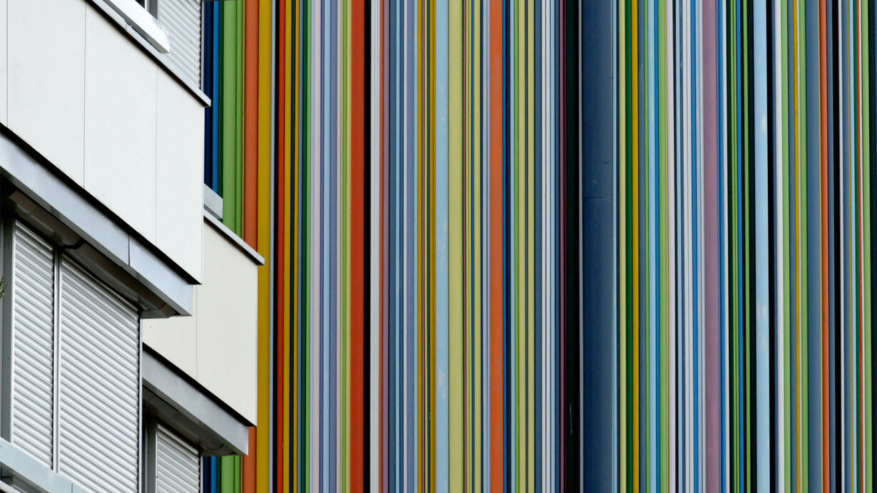 Carlo D'Orta, Parigi Defence #13, 2013,
Dalla Serie Biocities II,
stampa Flatybed UV su Plexiglas e alluminio,
150 x 213 cm,
Edizione di 3. Courtesy Romberg Photo