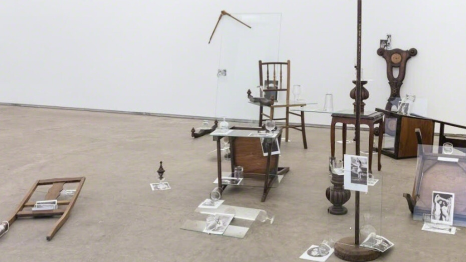 Don't turn off the light. Courtesy of Fridman Gallery