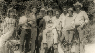 Estudiantes y profesores del curso de Ecología de Poblaciones, de 1974, en una visita al volcán Poás: Olga Méndez, Pedro Falco, Luko Hilje, Rafaela Sierra, Gary Stiles, Julio Sánchez, Sergio Salas, Gustavo Ramos, Carmelina Flores y Amado Suazo