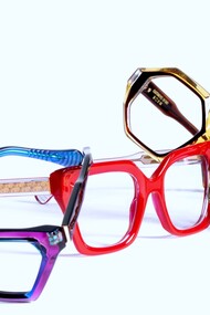 Customeyes è una piattaforma digitale che consente di progettare e produrre occhiali completamente personalizzati, unendo tecnologia avanzata e manifattura italiana d’eccellenza